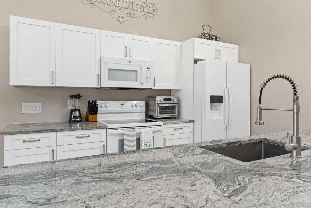 7 Bedroom 5 Bath Home With Cottage On Clearwater Beach! Luaran gambar