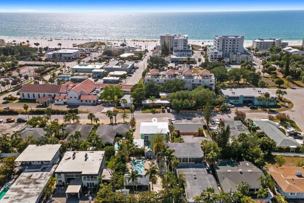 7 Bedroom 5 Bath Home With Cottage On Clearwater Beach! Luaran gambar