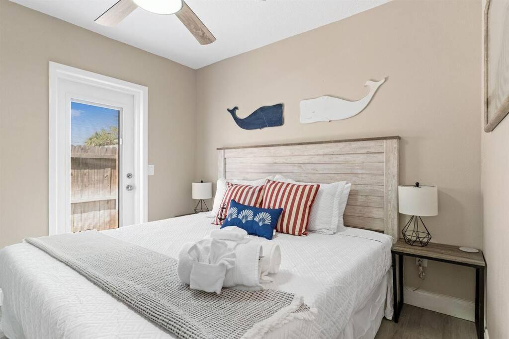 7 Bedroom 5 Bath Home With Cottage On Clearwater Beach! Luaran gambar